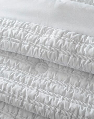 Catherine Lansfield Lennon Stripe Seersucker Bedspread