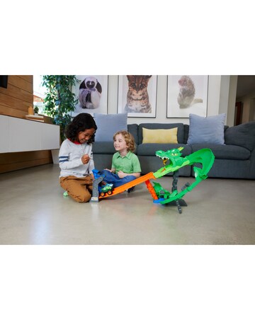 Hot Wheels Monster Trucks Sharks vs Dinos Dragon Destruction