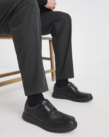 Clarks Un Abode Strap Wide Fit Shoes - Black