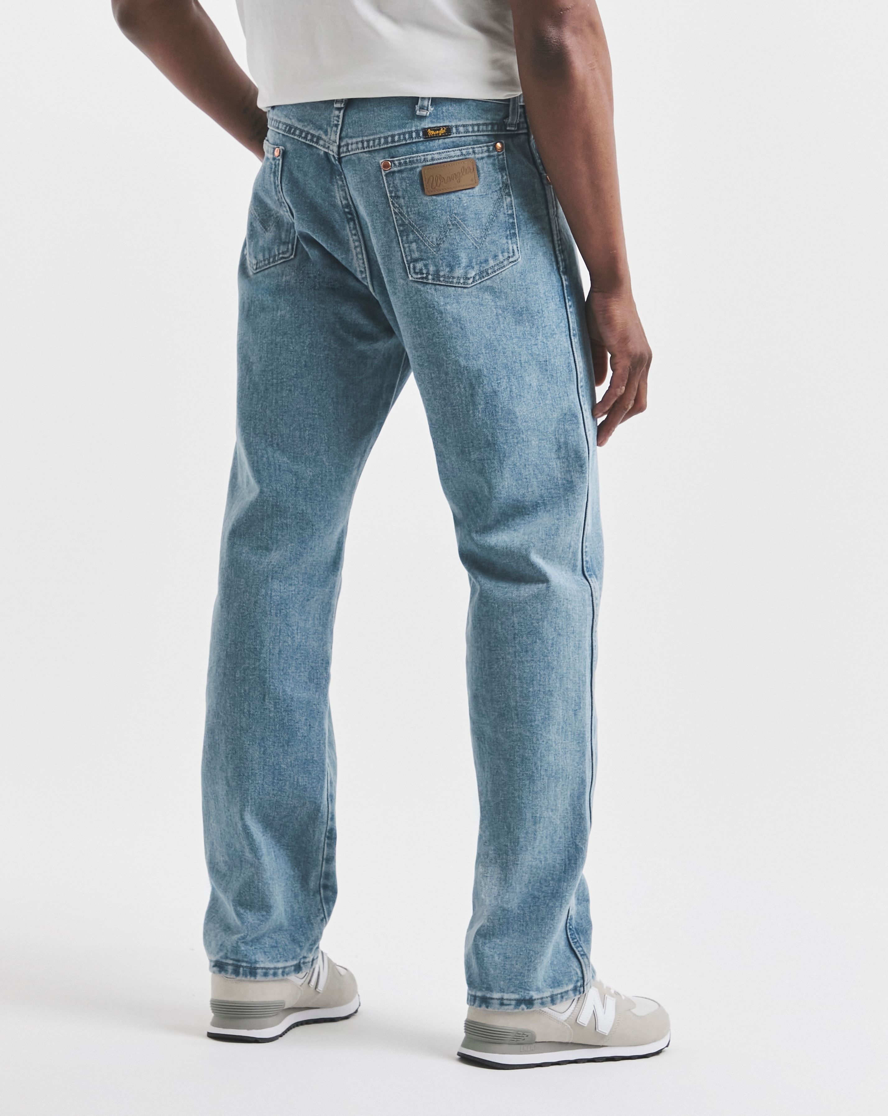 Wrangler Authentics Klassieke jeans met comfortabele taille voor heren, Licht steenwassing, 38W / 30L