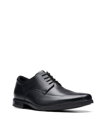 Clarks Howard Over Leather Shoe - Black