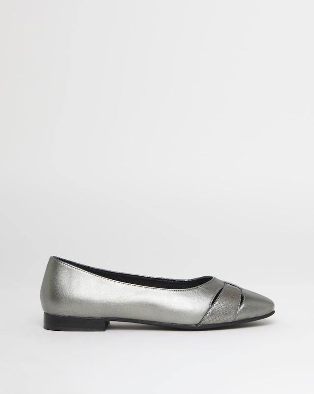 Heavenly Soles Genevieve Cut Out Detail Ballerinas - Wide Fit (E)