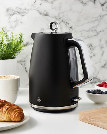 Swan Serenity Kettle, 4 Slice Toaster & Microwave Bundle Black