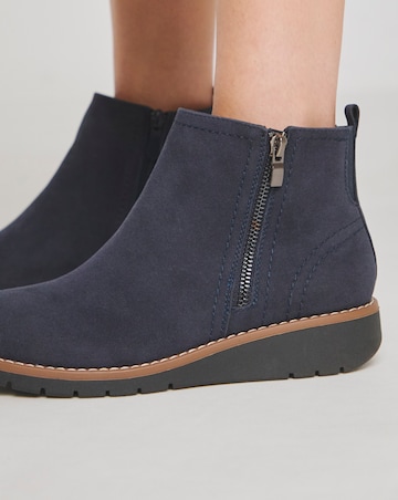 Heavenly Soles Erin Classic Low Wedge Chelsea Boots - Extra Wide Fit (EEE)