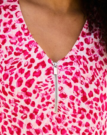 Sosandar Shirred Waist Sleeveless Blouse