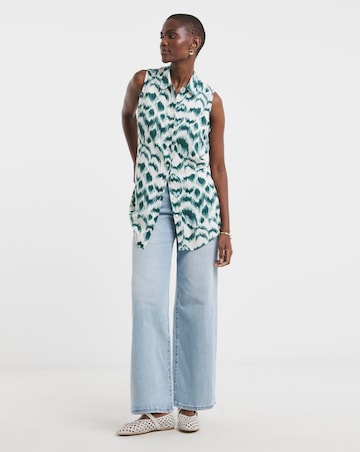 Dipped Back Sleeveless Shirt