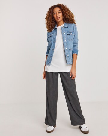 White Lace Trim Short Sleeve Longline Top