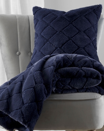 Catherine Lansfield Cosy Diamond Throw