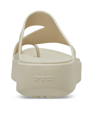 Crocs Sandstone Getaway Toe Loop Platform Strap Sandal