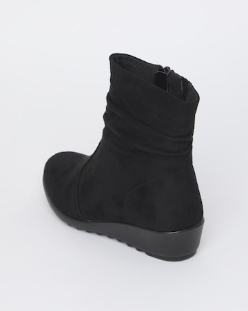 Cushion Walk Ruched Wedged Boots E Fit