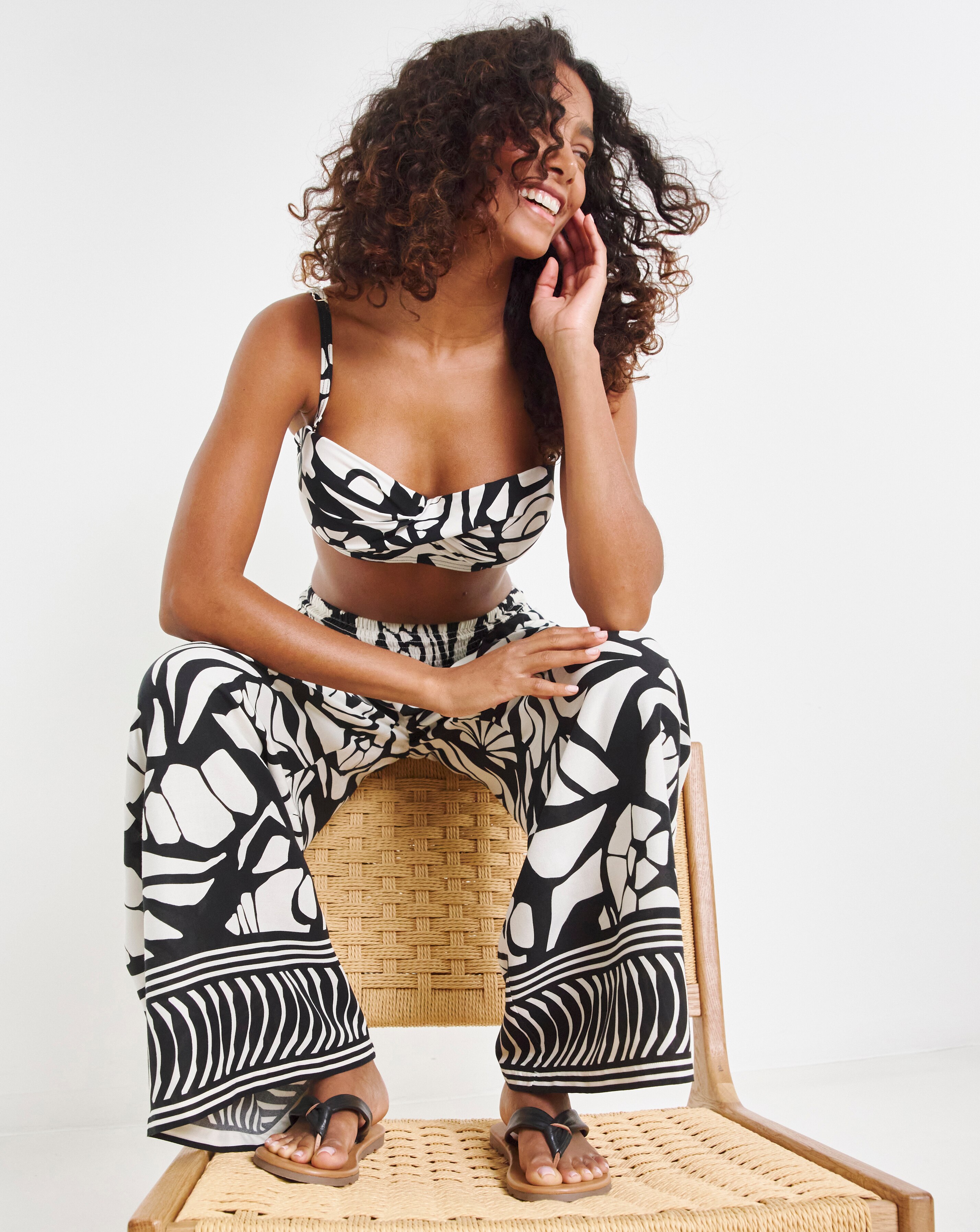 J*x様 【予約販売完売商品】CHIEKO+ Jasmine pants 38 MAGISCULPT Beach Trousers | JD Williams