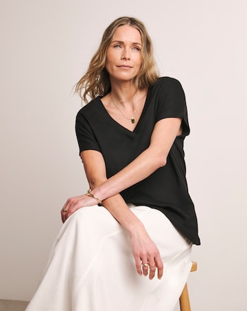 Anthology V Neck T-Shirt