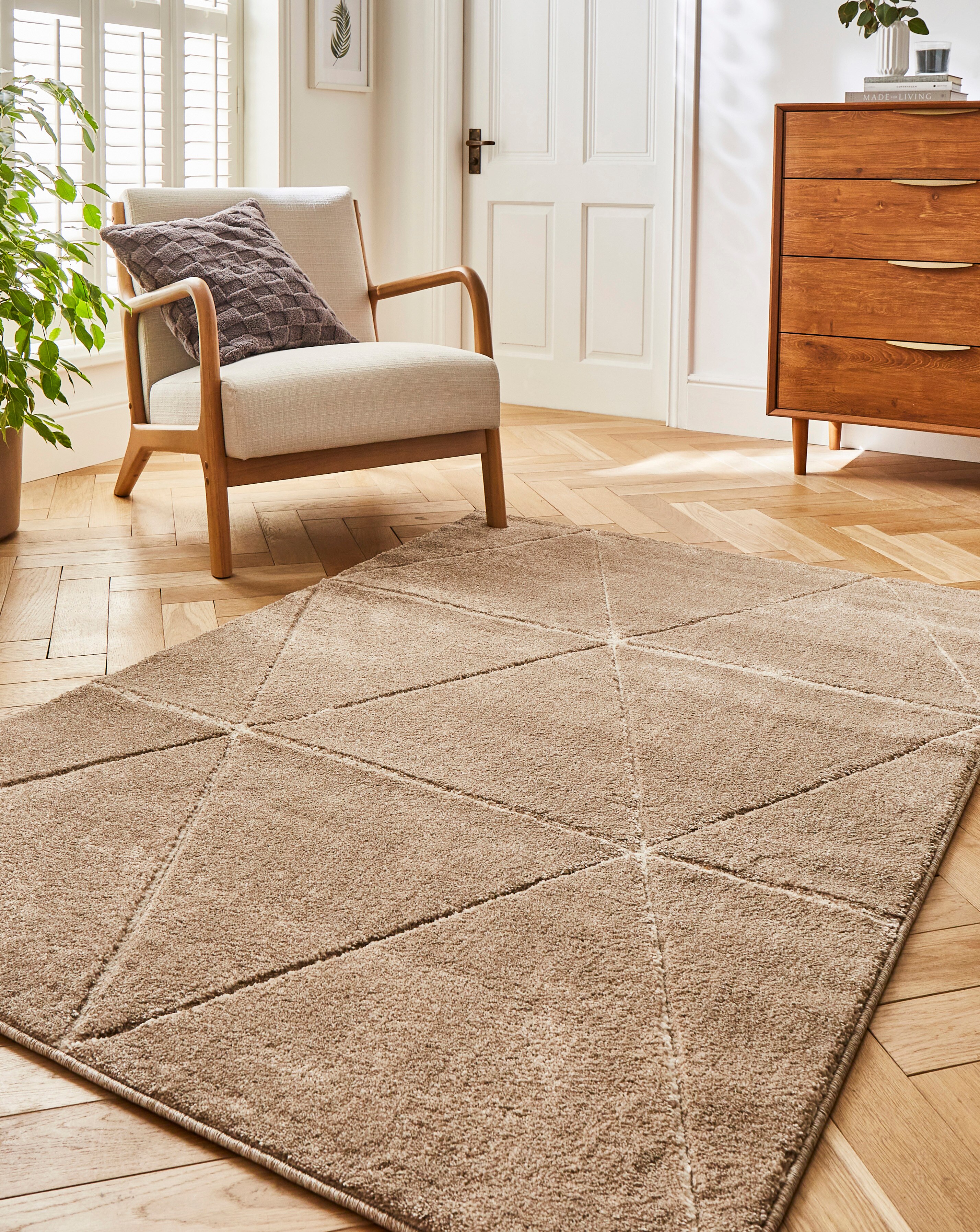 Sara Carved Triangle Rug