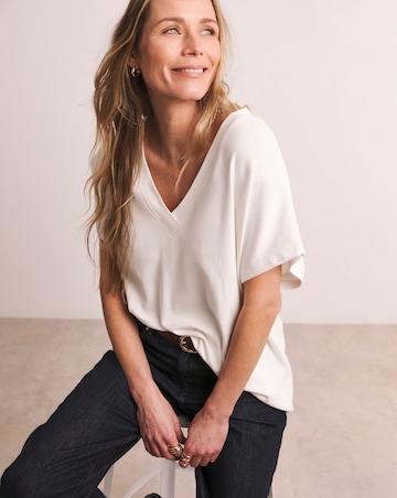 Anthology V-Neck T-Shirt