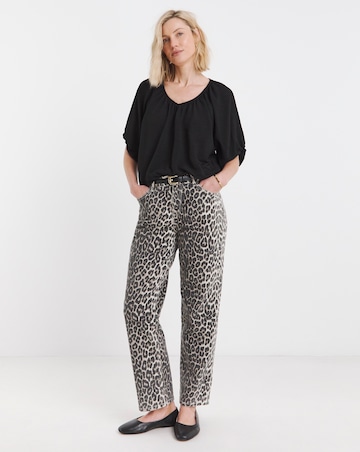 V Neck Bubble Hem Top