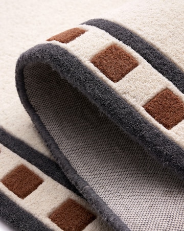 Borderline Carved Rug