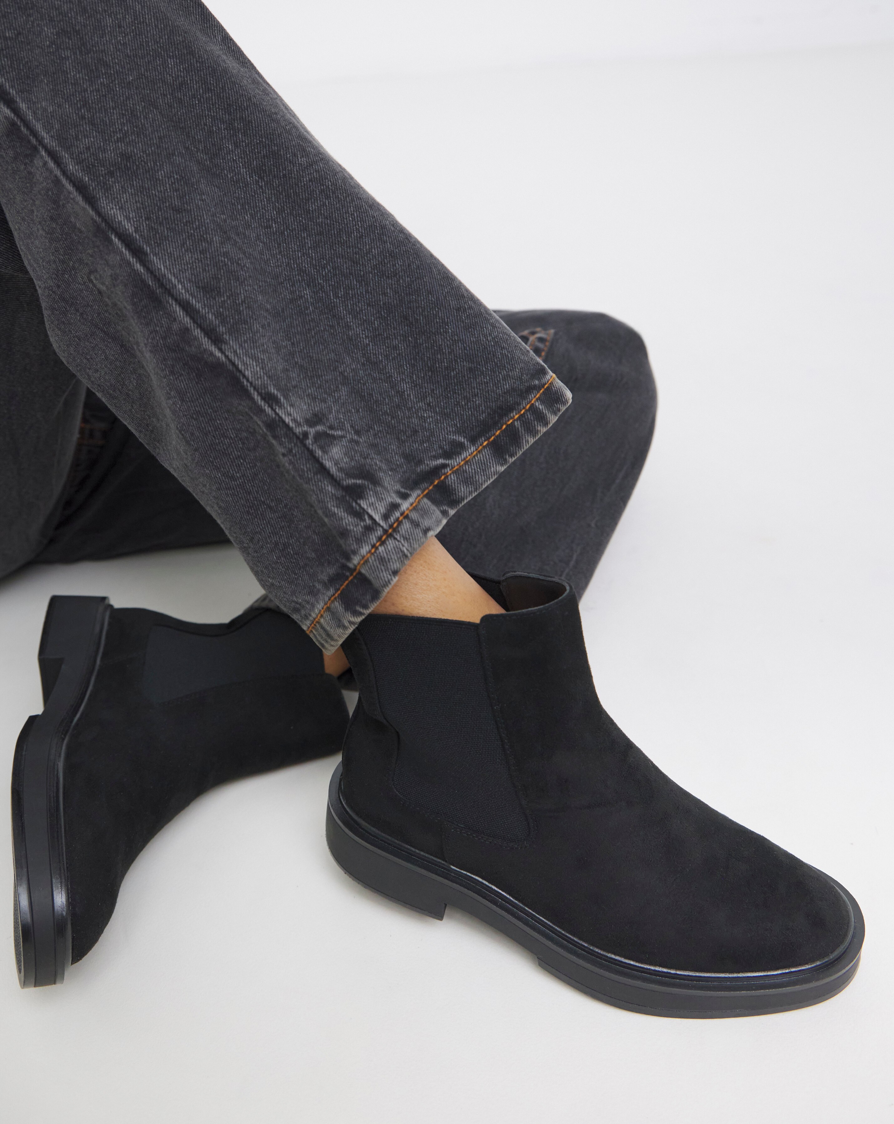 Arya Classic Chelsea Boots - Extra Wide Fit (EEE)