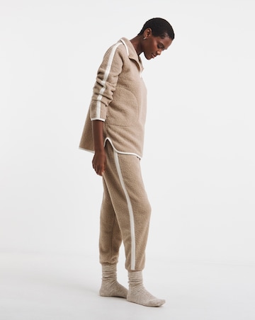 Pretty Secrets Borg Lounge Set