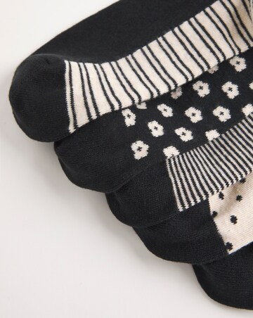 Pretty Secrets 5 Pair Pack Trainer Liner Socks Wide Fit Black Print