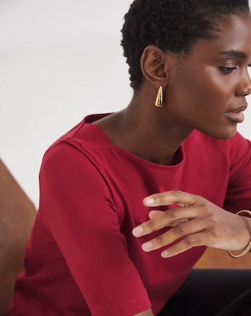 Slash Neck 3/4 Sleeve Top