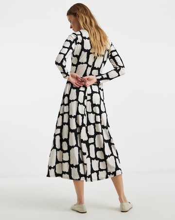 The Front Ruched Long Sleeve Dress