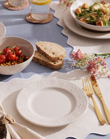 Price & Kensington Daisy 12 Piece Dinner Set