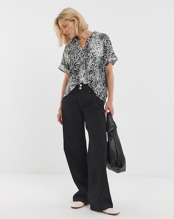 Collar Detail Short Sleeve Popover Blouse