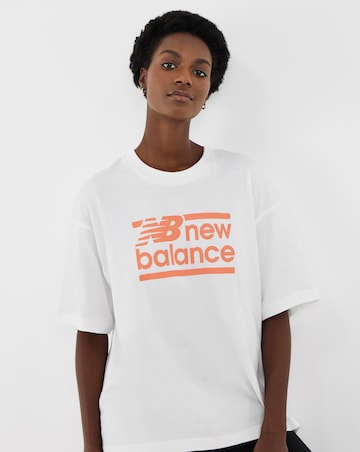 New Balance Sport Graphic Oversized T-Shirt