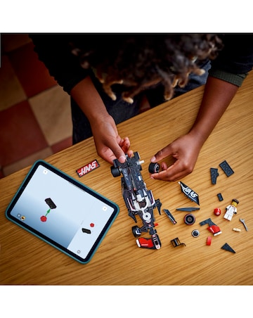 LEGO Speed Champions MoneyGram Haas F1 Team VF-24 Race Car 77250