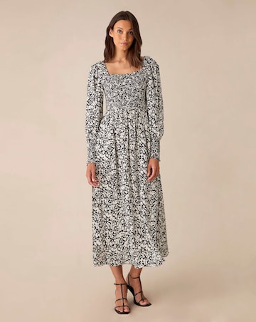 Ro&Zo Mono Floral Prit Shirred Midaxi Dress