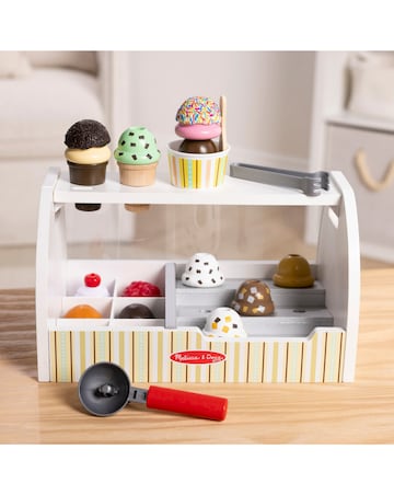 Melissa & Doug Scoop & Serve Ice Cream Counter
