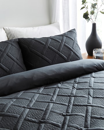 Pinsonic Duvet Cover Set