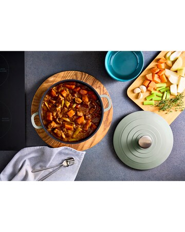 Morphy Richards Cast Aluminium 24cm Green Casserole Dish