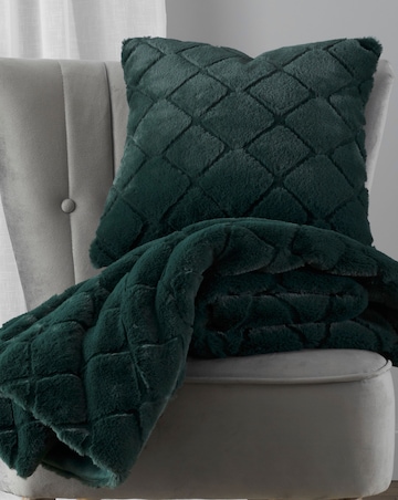 Catherine Lansfield Cosy Diamond Throw