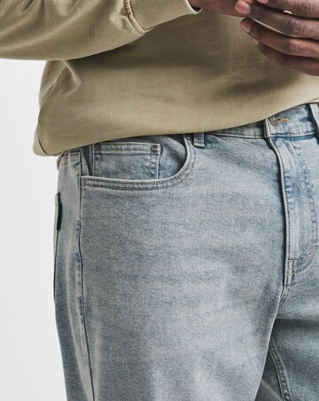 Union Everyday Essential Straight Stretch Jean