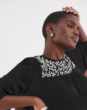 Floral Embroidered Blouson Longline Top