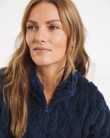 Pretty Secrets Cable Lounge Set