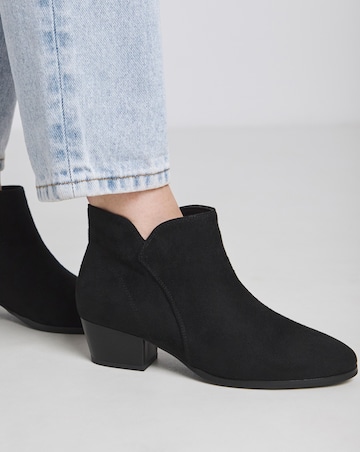 Meredith Ankle Western Boot - Extra Wide Fit (EEE)
