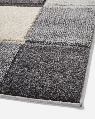 Sara Carved Chequerboard Rug