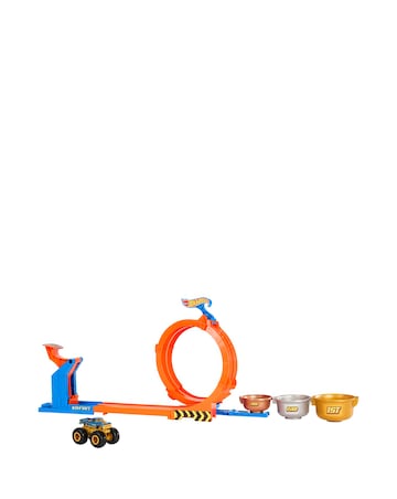 Hot Wheels Monster Trucks Loop-And-Flip Trophy Challenge Playset