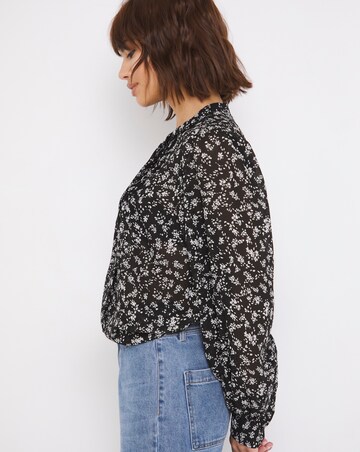 Mono Print Long Sleeve Pintuck Yoke Collarless Blouse