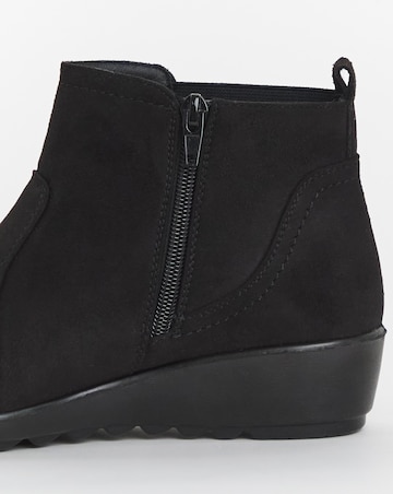 Cushion Walk Elastic Ankle Boot E Fit