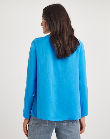 Hammered Satin Keyhole Shell Top