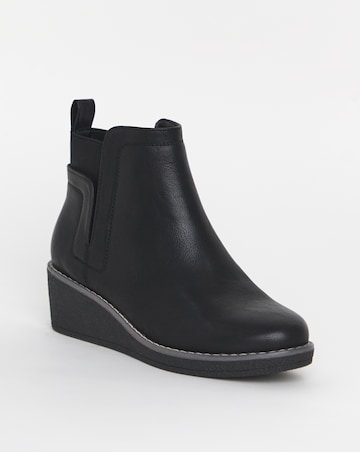 Cushion Walk Wedged Crepe Sole Ankle Boot EEE Fit