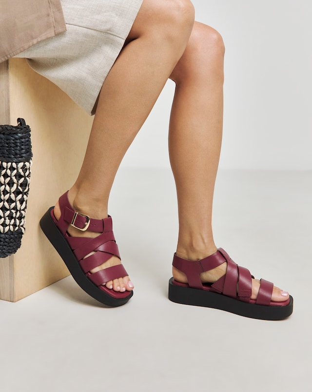 Simply Be Dublin Chunky Fisherman Sandals - Extra Wide Fit (EEE)