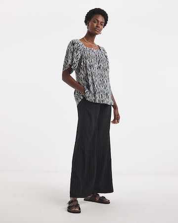 Printed Plisse Square Neck Top