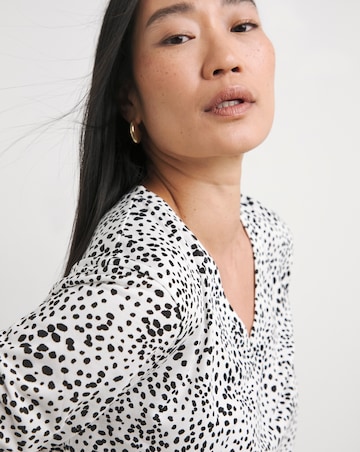 Mono Print V-Neck Split Hem Slouch T-Shirt