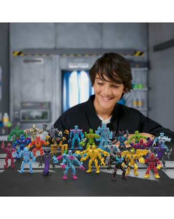 MrBeast Lab Hybrids Multipack Spider vs Energy Panther Figures