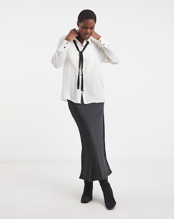 Contrast Tie Hammered Satin Tux Shirt