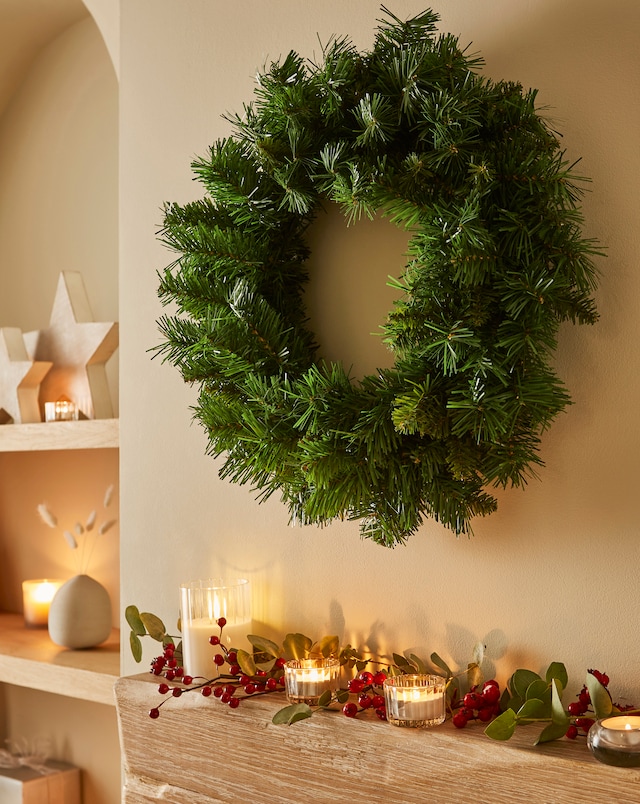 Malmo Pine Christmas Wreath
